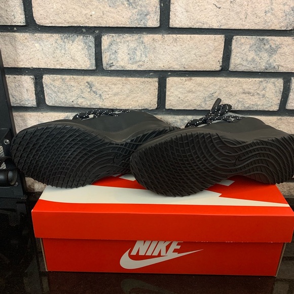 Women’s Nike City Loop - Picture 3 of 3